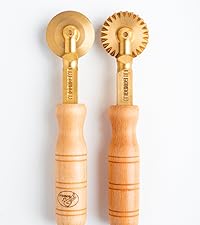 La Gondola Homemade Ravioli Stamp - Round Smooth 1.5in | Italian Pasta Making Tool for Home and Business | Brass & Natural Wood | Sturdy & Easy to Use Ravioli Stamp | Ravioli Cutter Made in Italy