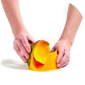 Zyliss 3-in-1 Mango Slicer, Peeler and Pit Remover Tool - Kitchen Mango Depitter & Peeler Gadget - Fruit Slicer with Micro-Serrated Stainless Steel Blader - Mango Corer for Easy Use