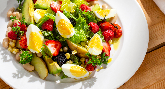 Best Utensils Stainless Steel Egg Slicer Wedger Cutter, Divides Hard Boiled Eggs Into 6 Equal Segments In One Action