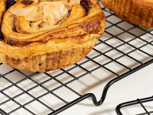 Tebery 4 Pack Black Heavy-Duty Wire Cooking Rack Baking Racks, Nonstick Baking & Cooling Grid for Roasting, Cooking, Grilling, Drying - 16