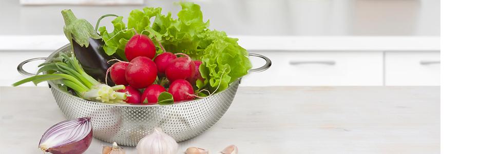 P&P CHEF Colander Set of 3, Stainless Steel Micro-Perforated Colanders Strainers for Draining Rinsing Washing, Ideal for Pasta Vegetables Fruits, Heavy Duty & Dishwasher Safe - 1/3/5 Quart