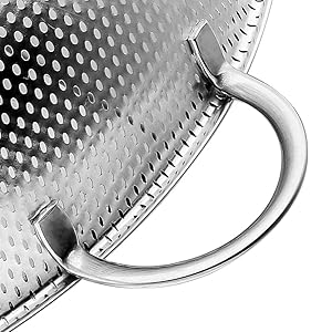 P&P CHEF Colander Set of 3, Stainless Steel Micro-Perforated Colanders Strainers for Draining Rinsing Washing, Ideal for Pasta Vegetables Fruits, Heavy Duty & Dishwasher Safe - 1/3/5 Quart