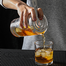 Hiware Professional 24 Oz Cocktail Mixing Glass, Thick Bottom Seamless Crystal Mixing Glass