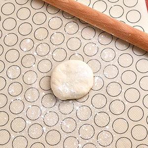 Baking Sheet with Silicone Mat Set, Set of 8 (4 Sheets + 4 Mats), Stainless Steel Cookie Sheet Baking Pans with Reusable Silicone Baking Mat, Non Toxic & Heavy Duty & Easy Clean