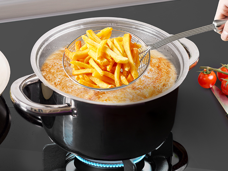 Hiware Solid Stainless Steel Spider Strainer Skimmer Ladle, Kitchen Utensils Wire Strainer Pasta Spoon, 7 Inch