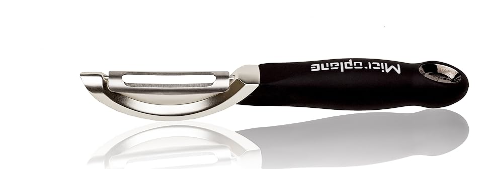 Microplane Stainless Steel Professional Swivel Peeler, Sharp Blade for Effortless Peeling of Hard Fruits and Vegetables, Kitchen Peeler for Home Cooks and Professional Chefs