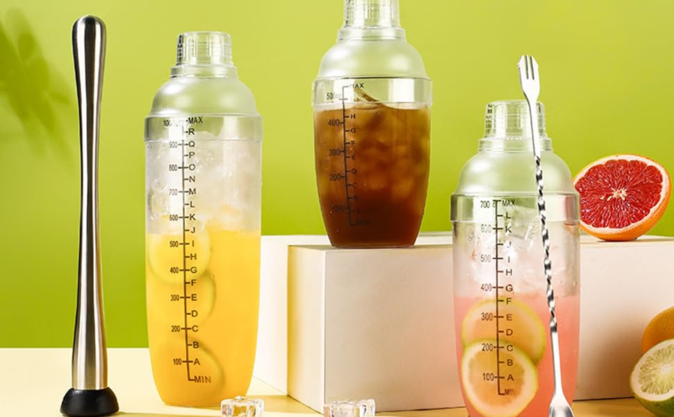 FEOOWV Plastic Cocktail Shaker, Hand Drink Mixer Boba Tea Shaker Cup with Scales,Bar Tool Transparent (24 oz / 700cc)