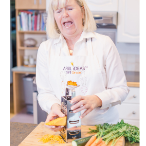 Grater Guard for Cutting Vegetables/Grating with Mandoline Slicer, Stainless Steel Protector for Food, Dishwasher Safe Finger Guard