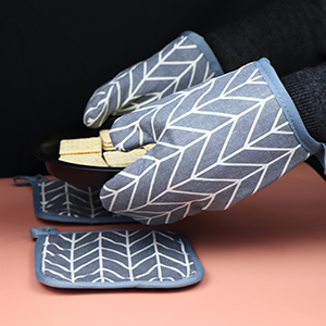 WinChange Oven Mitts and Potholders BBQ Gloves-Oven Mitts and Pot Holders Sets with Recycled Cotton Infill Silicone Non-Slip Cooking Gloves for Cooking Baking Grilling (4-Piece Set,Grey)