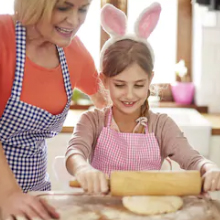 Wooden Rolling Pin 17.6 Inch with Rotating Ergonomic Handles – Classic Beech Wood Dough Roller for Baking Pizza, Pastry, Bread, and Cookies