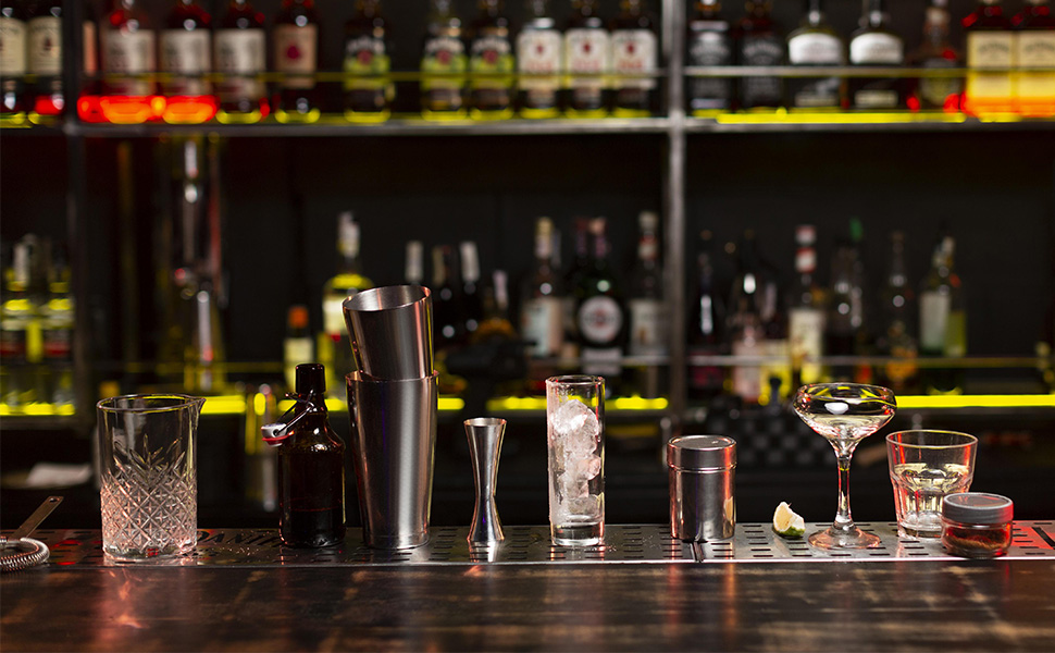 Hawthorne Cocktail Strainer - Stainless Steel Bar Strainer for Bartending, Bar Tool Drink Strainer for Bartenders and Mixologists