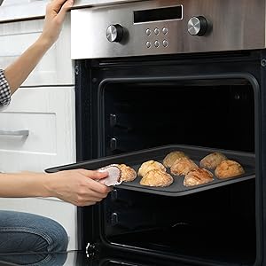 NutriChef 10-Piece Non-Stick Baking Set – Heavy-Duty Carbon Steel Bakeware Set w/ Cookie Sheets, Muffin Pan, Roasting Pan, Cake Pan, Baking Tray, Pizza Pan – Effortless Food Release & Easy Cleanup