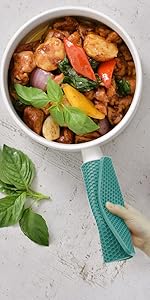 Silicone Trivets for Hot Pots and Pans, 4PCS Flexible Multipurpose Hot Pads Pot Holders, Heat Resistant Trivet Mats for Hot Dishes, Soft Non-Slip Silicone Mat for Kitchen Counter(Red)