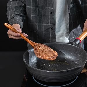 Wooden Spatula Nonstick Turner Acacia Wood, Right Long Handle Flat Frying Spatulas Handmade for Mother Wife Grandma Her Kitchen Gift, Ideal Cookware Utensils for Cooking Eggs, Fish, Pancakes