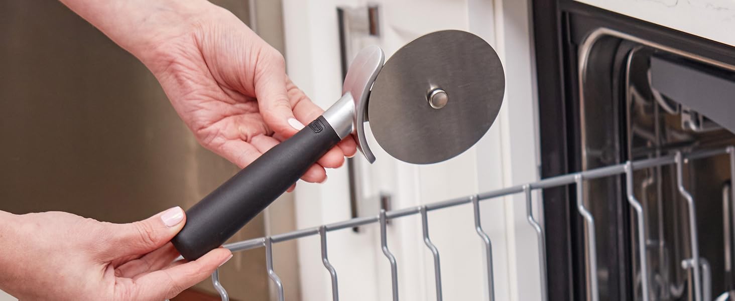 GORILLA GRIP BPA-Free Large Pizza Cutter Wheel, 9 Inch, Sharp Stainless Steel Blade, Slip Resistant Handle with Thumb Guard Protection, Slice Thick or Thin Pizzas, Pie, Pastries in Seconds, Mint