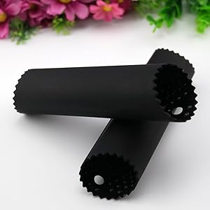 2 Set Silicone Garlic Peeler Easy Roller Tube Useful Garlic Odorfree Kitchen Tool (Black,Clear)