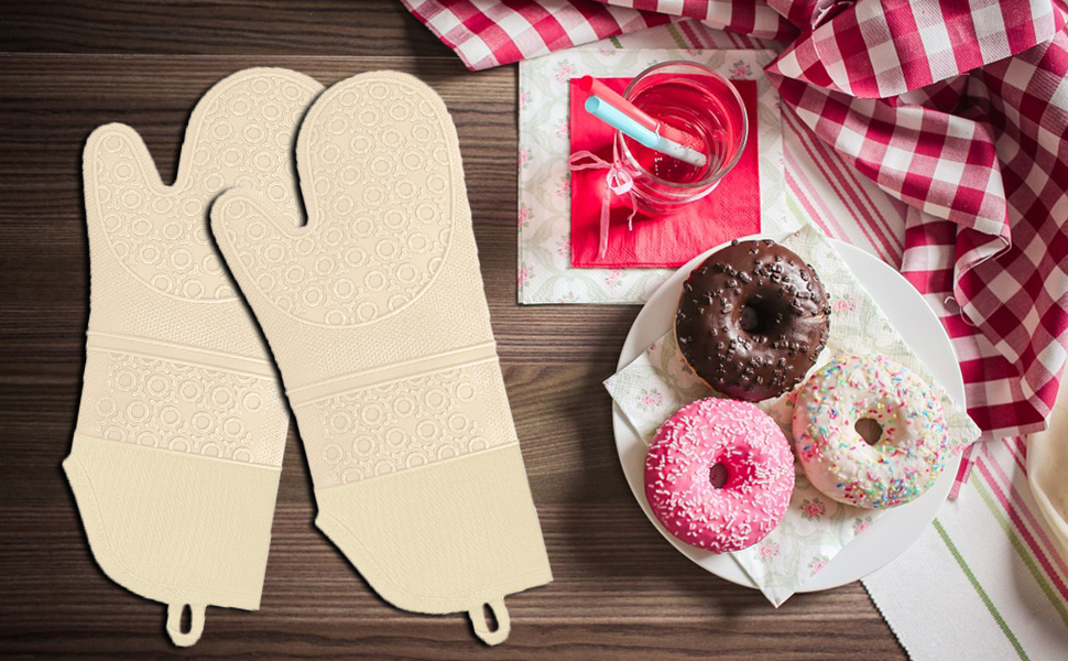 Silicone Oven Mitts and Pot Holders Sets, MTZRFLL Extra Long Heat Resistant Oven Gloves with Hot Pads and Mini Oven Mits Set for Kitchen Cooking Baking, Soft Quilted Lining, Pack of 6 (Purple)