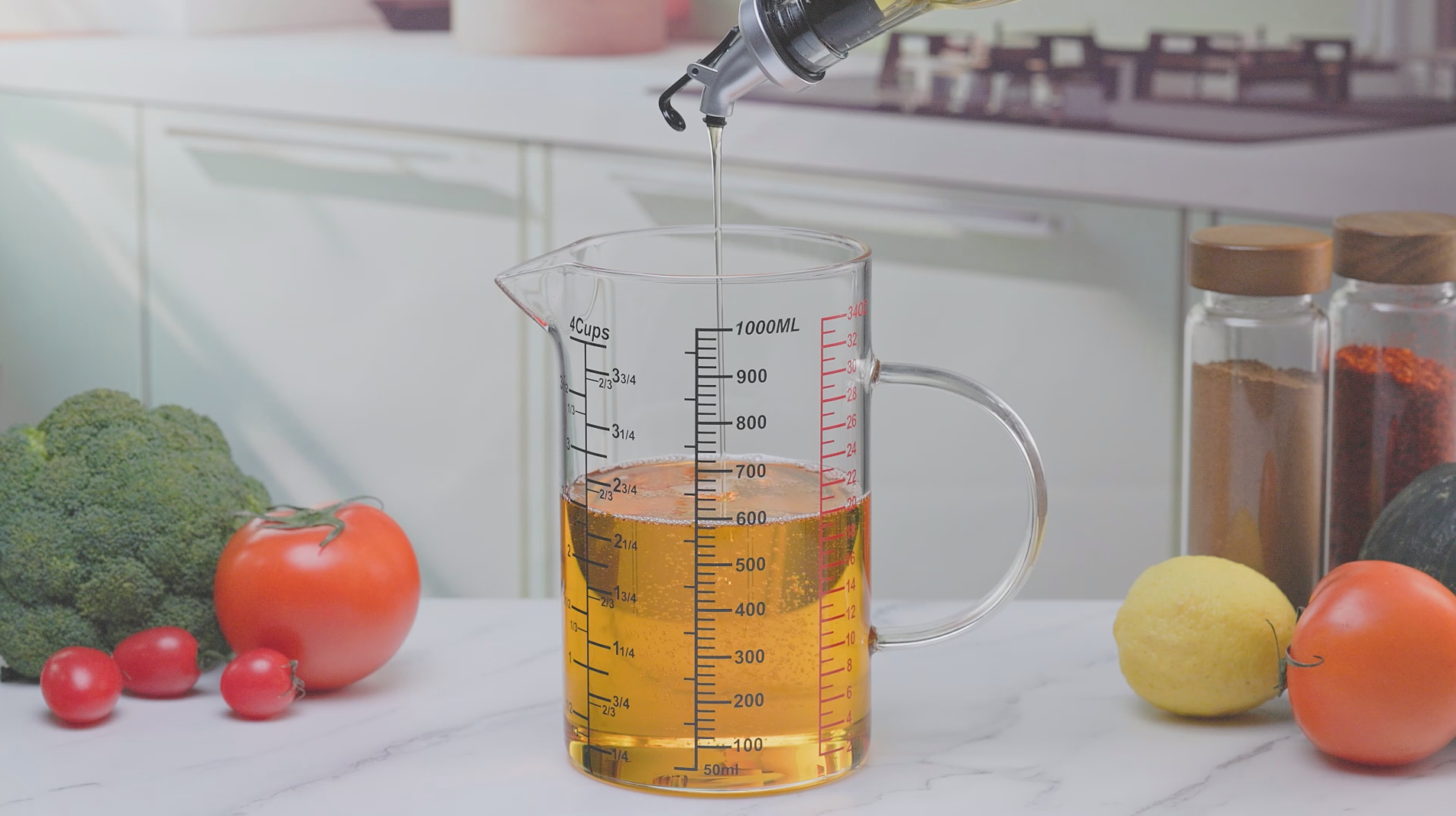 Glass Measuring Cup-[Insulated handle | V-Shaped Spout]-Made of High Borosilicate Glass Measuring Cup for Kitchen or Restaurant, Easy to Read, 1000 ML (32 Oz, 4 Cup)