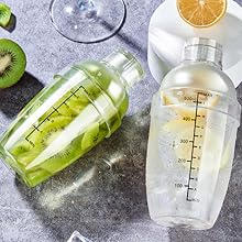 1Pc Plastic Cocktail Shaker with Scale and Strainer Top, Clear Plastic Cocktail Shaker Bottle Wine Mixer Bottle Cocktail Tea Measuring Jigger for Bar Party Home Use (350ml/12oz)