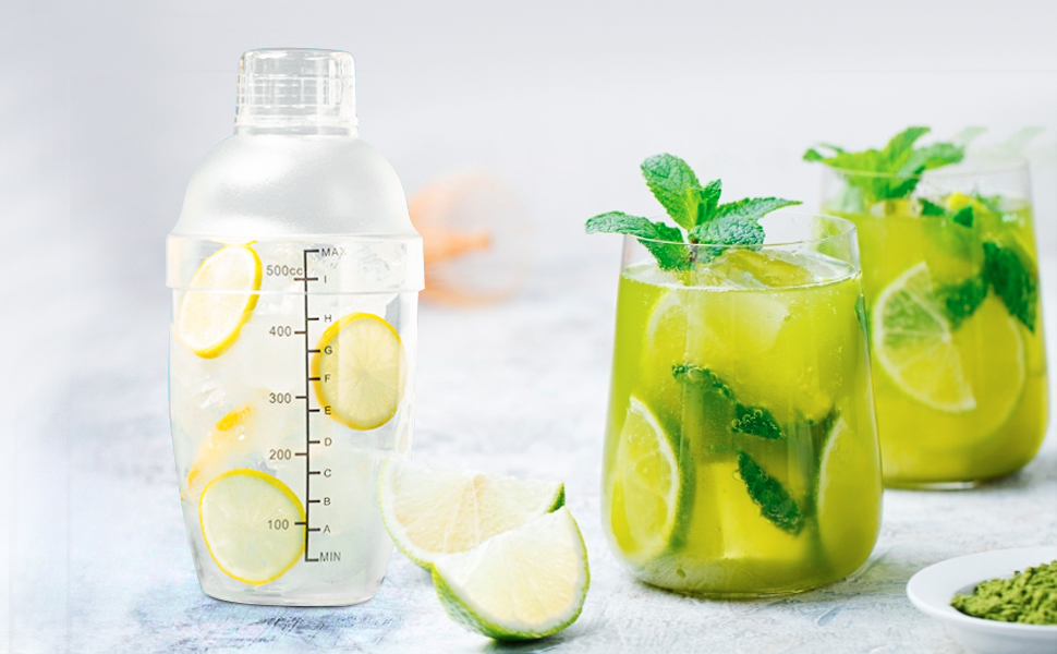1Pc Plastic Cocktail Shaker with Scale and Strainer Top, Clear Plastic Cocktail Shaker Bottle Wine Mixer Bottle Cocktail Tea Measuring Jigger for Bar Party Home Use (350ml/12oz)