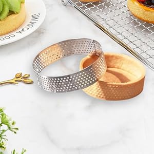 10 Pcs 2.37 Inch 304Stainless Steel Tart Ring, Heat-Resistant Perforated Cake Mousse Ring, Round Ring Baking doughnut tools (6cm)