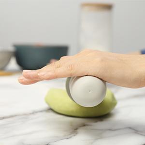 Geesta Adjustable Wood Rolling Pin with 5 Thickness Rings, Precise Dough Roller Handle Press Design with Measurement Guide for Fondant, Pizza, Pie Crust, Cookie, Pastry Baking Decorating Accessories