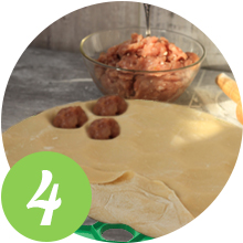 Dumpling Maker - Plastic Pelmeni Maker - Russian Ukrainian Dumpling Mold Machine Press Ravioli Mould Cutter - Delicious Dumplings Siberian Meat Pelmeni Kitchen Supplies