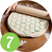 Dumpling Maker - Plastic Pelmeni Maker - Russian Ukrainian Dumpling Mold Machine Press Ravioli Mould Cutter - Delicious Dumplings Siberian Meat Pelmeni Kitchen Supplies