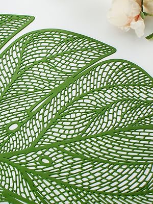 Evevda Green Leaf Shaped Vinyl Placemats for Dinner Table Set of 6 Metallic Plastic Green Place Mats Wipeable 6Pcs Table Mats for Wedding Annersary Dinner Table Decoration Mats(17.7x13.8inch/45x35cm)
