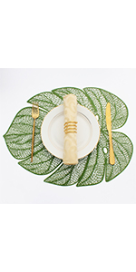 Evevda Green Leaf Shaped Vinyl Placemats for Dinner Table Set of 6 Metallic Plastic Green Place Mats Wipeable 6Pcs Table Mats for Wedding Annersary Dinner Table Decoration Mats(17.7x13.8inch/45x35cm)