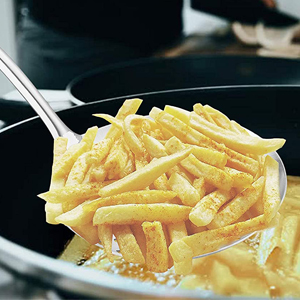 Multi Kitchen Utensil Stainless Steel Cooking Skimmer Slotted Fish Turner Spatula Spoon Colander Drain Water Filter Spoon Ladle Spider Strainer Skimmer Ladle for Cooking &Frying (2pcs)