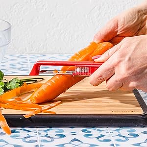 Dreamfarm Sharple Self-Sharpening Vegetable & Food Vertical Speed-Peeler - Green