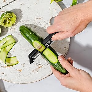Dreamfarm Sharple Self-Sharpening Vegetable & Food Vertical Speed-Peeler - Green