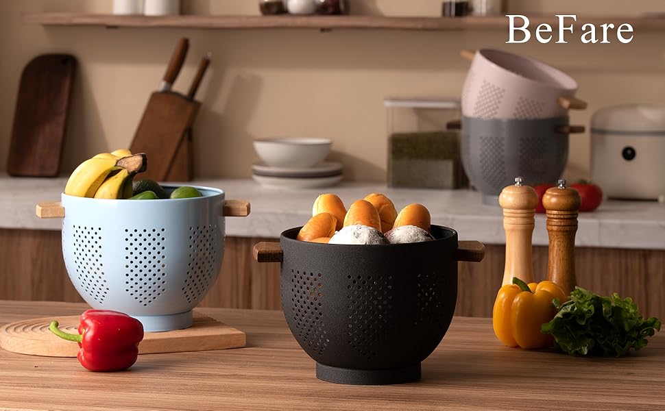 Metal Colander with Wood Handle and Stable Base, Powder Coated Steel Kitchen Strainer Basket for Draining Pasta, Vegetable and fruit(5.5quart,Matte Black)