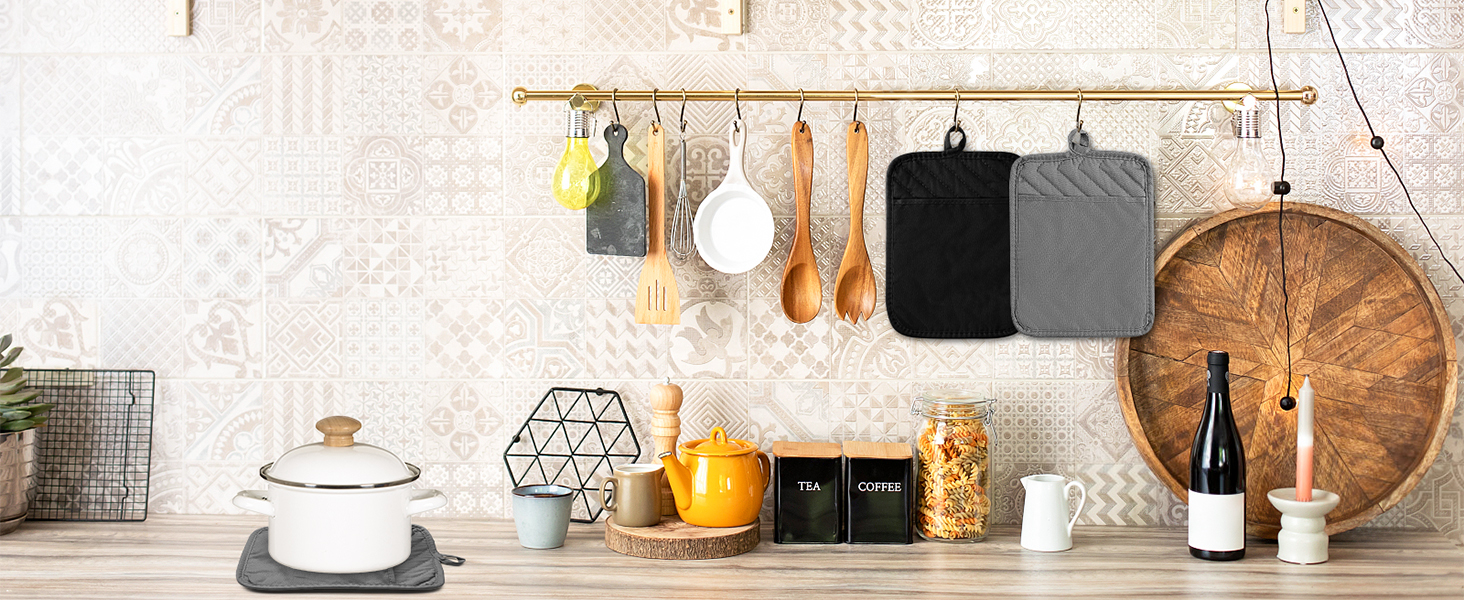 GROBRO7 5Pack Pot Holders for Kitchen Heat Resistant Cotton Potholder Multipurpose Hot Pad Machine Washable Oven Mitts with Pocket Potholders for Baking and Cooking 8.9 x 6.9 in Gray Black