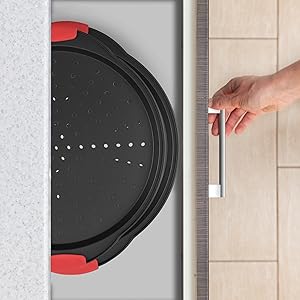 NutriChef 2-Piece 13-Inch Nonstick Pizza Tray, Round Carbon Steel Non-Stick Pizza Pan with Perforated Holes, Premium Bakeware Pizza Screen with Silicone Grip Handles, Dishwasher Safe, NCBPIZX2