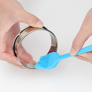 6 Pieces English Muffin Rings, 3.15 Inch Stainless Steel Crumpet Ring Double Rolled Tart Nonstick Metal Round Molds with Silicone Oil Brush