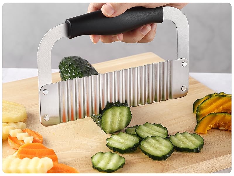 Crinkle Cutter Stainless Steel Potato Slicer Heavy Duty Wavy Crinkle Cutting Chopping Tools with Wooden Handle for Carrot Veggies (1, Black)