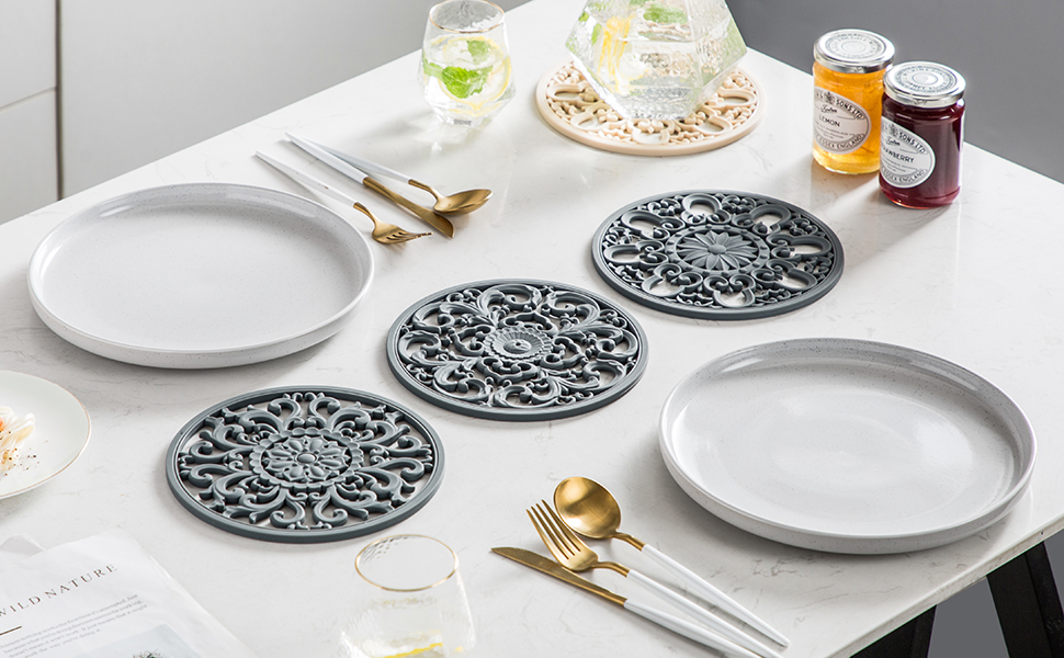 Extra Thick Silicone Trivet Mat for Hot Dishes, Hot Pots and Pans, Pot Holder, Hot Pad to Portect Your Table and Countertop, Kitchen Decor and Accessories,Black,Set of 3