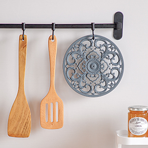 Extra Thick Silicone Trivet Mat for Hot Dishes, Hot Pots and Pans, Pot Holder, Hot Pad to Portect Your Table and Countertop, Kitchen Decor and Accessories,Black,Set of 3