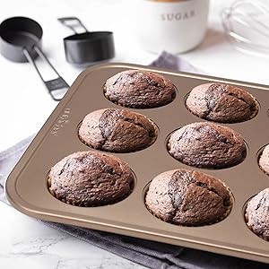 NutriChef 12.8 Inch Nonstick Pizza Pan for Oven - Carbon Steel Pizza Baking Tray with Airflow Holes - Premium Bakeware for Fresh & Frozen Pizza, Dishwasher Safe - Gray