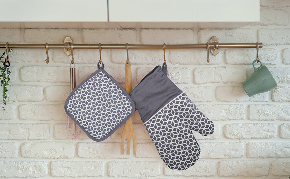 Oven Mitts and Pot Holders Sets 6pcs, Thick Cotton Oven Gloves High Heat Resistant 500℉with Extra Long Oven Mitts and Hot Pads Potholders with Non-Slip Silicone Surface for Cooking Baking