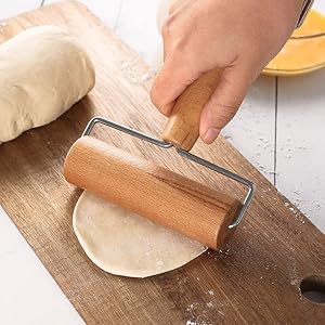 Hiceeden Set of 2 Pizza Dough Roller & Dough Docker, Stainless Steel Dough Hole Maker Puncher Wooden Rolling Pin for Pizza, Cookie, Pie, Pastry, Bread, Crust