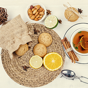 13.5” Woven Placemats, Round Rattan Placemats Set of 6, Natural Wicker Chargers for Dinner Plates, Heat Resistant, Easy to Clean, and Non-Slip – Elegant and Practical Addition to Your Dining Table