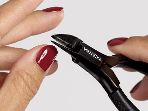 Revlon Comfort and Control Nail Nipper, Easy to Use Trimmer for Manicures, 1 Count