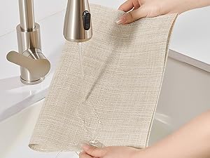 Leetaltree Beige Placemats Set of 4 - Heat Resistant Non-Slip Place mats for Dining Table, Washable Durable PVC Vinyl Woven Table Mats（Beige, 4）