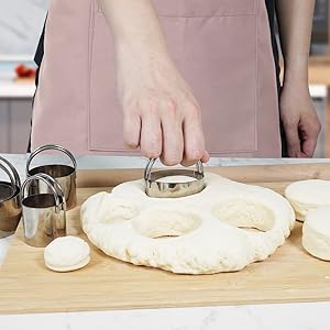 5 Pieces Circle Biscuit Cutter,Professional Stainless Steel Round Cookies Mold Tool with Handle for Baking GIFT Package