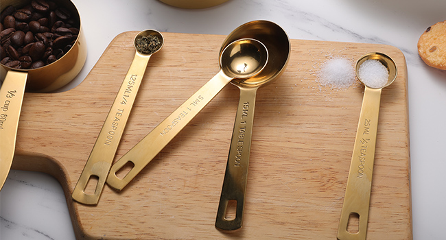 GuDoQi Measuring Cups and Spoons Set of 9, Stainless Steel Handle with Metric and US Measurements, Golden Polished Finish, Dry & Liquid Ingredient Measuring Cup for Cooking and Baking