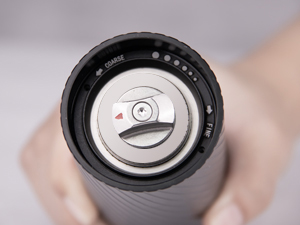 Pepper Grinder, Homnoble Professional Grade Pepper Grinder, Heavy Duty Pepper Mill, Refillable Aluminum Manual Pepper Mill with Adjustable Coarseness and Stainless Steel Blade