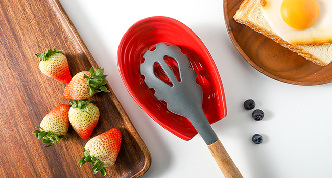 Hasense Spoon Rest for Stove Top, Large Ceramic Cooking Spoon Holder for Kitchen Counter, Porcelain Spatula Rest for Kitchen Utensils, Ladle and Tong, Home and Coffee Bar Decor, Red